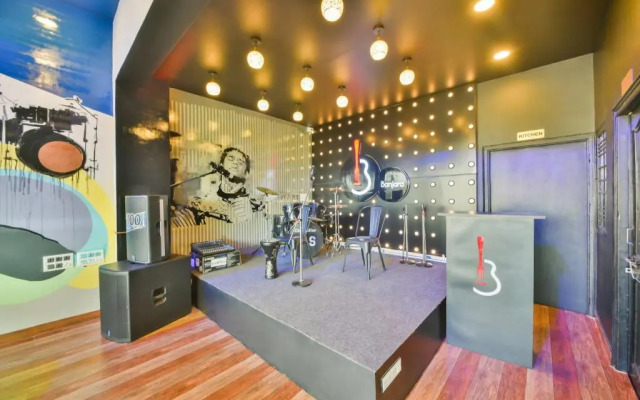 OYO Flagship 40796 Banjara Luxury Stay