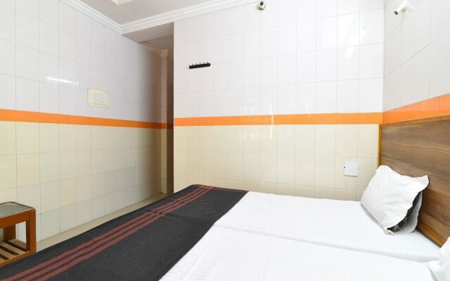 SPOT ON 39866 Hotel Dhruvathara