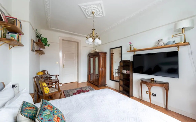 Premium 3 Bed 3 Bath Lounge Apartment