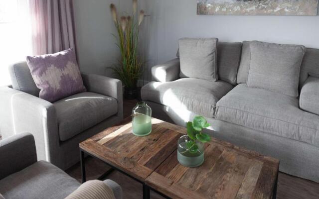 Rantum Dorf - Ferienappartments im Reetdachhaus 1& 2