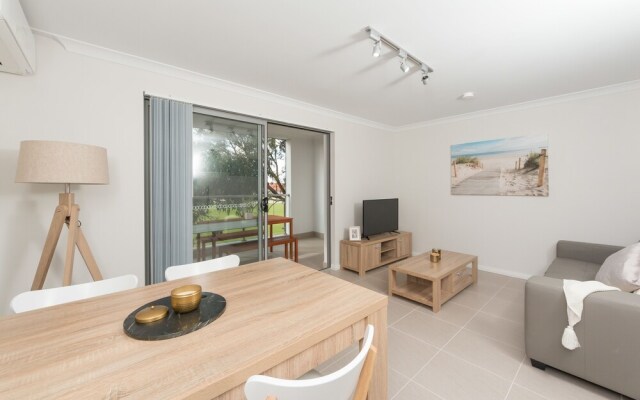 Lakeview Apartment Suite 17