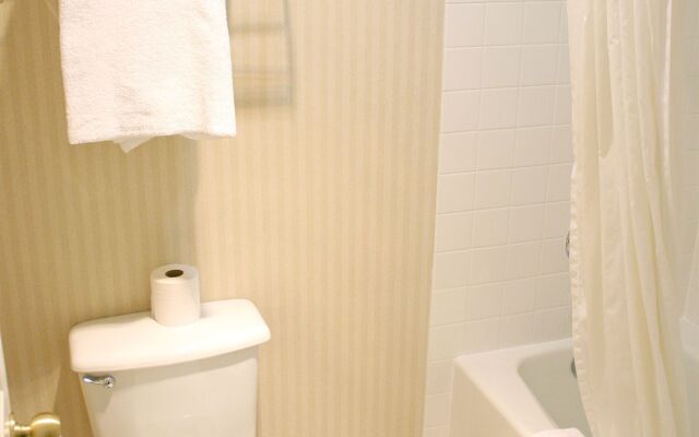 Rogue Regency Inn and Suites