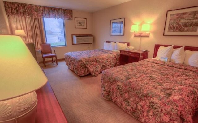 Days Inn Maplewood Hotel and Conference Center