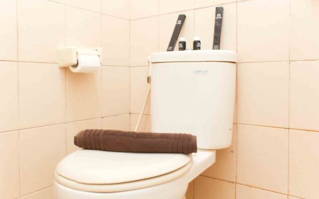 Homey And Comfort Studio At Tifolia Apartment