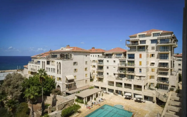 Grand Apartment with Amazing Balcony with Sea View