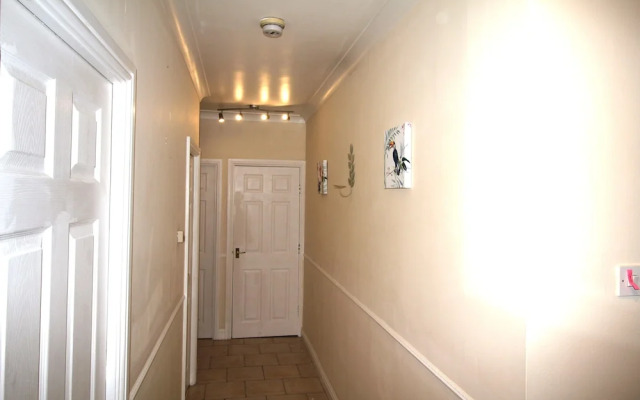 Doncaster Central Apartment Sleeps 5 Very Quiet