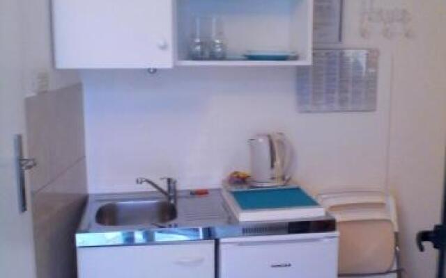 Assi Room