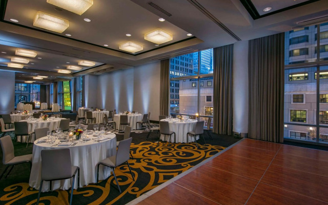 theWit Chicago, a Hilton Hotel