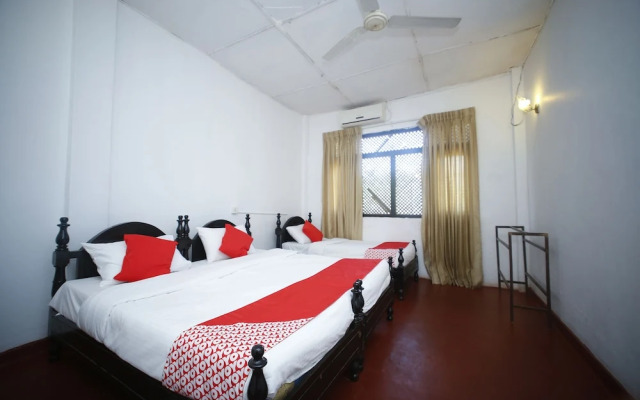 OYO 294 Nilaveli Corridor Hotel