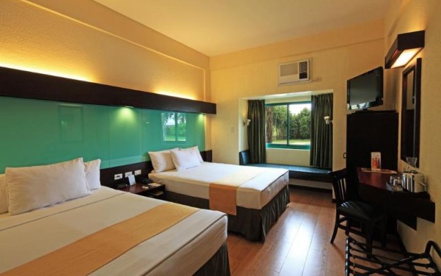 Microtel Inn & Suites Cabanatuan