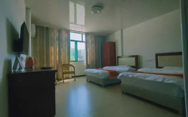 Yuexi Hualintu Restaurant Homestay