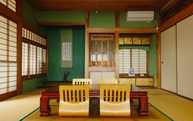 Ile d’or Café & Guest house