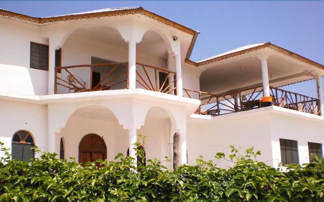 Mfumbwi Backpacker Lodge