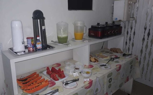 Praia dos Amores Hostel