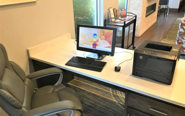 Comfort Suites Nashville Airport - BNA