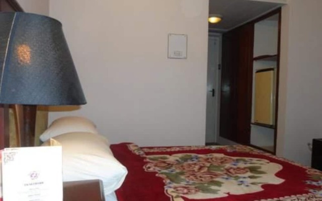 Shelton Green's Hotel