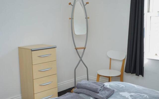 Hullidays - University Side Lg 4 bed House