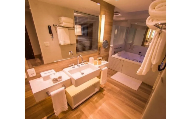 Vogal Luxury Beach Hotel & Spa