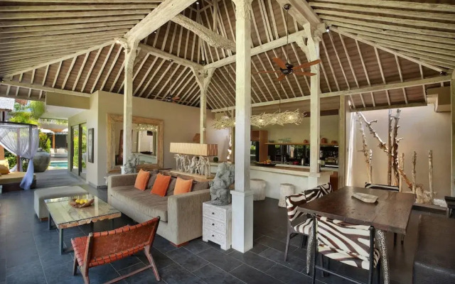 XXL Seminyak Sunset Boutique Villa