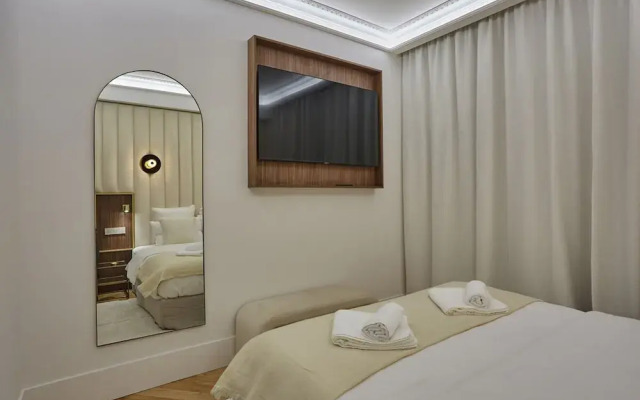 Apartment Matignon St Honore by Studio Prestige