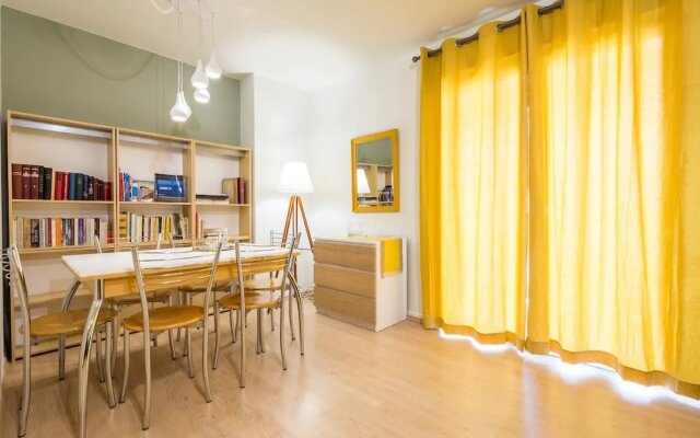 Downtown urban flat for 4 people in Plaka