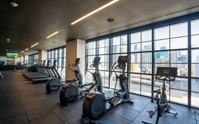 Apartment in New Luxury Condo Downtown