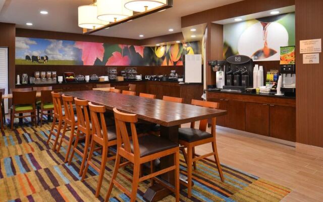 Fairfield Inn & Suites Louisville North