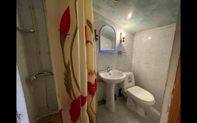 Amra2000 Guest House