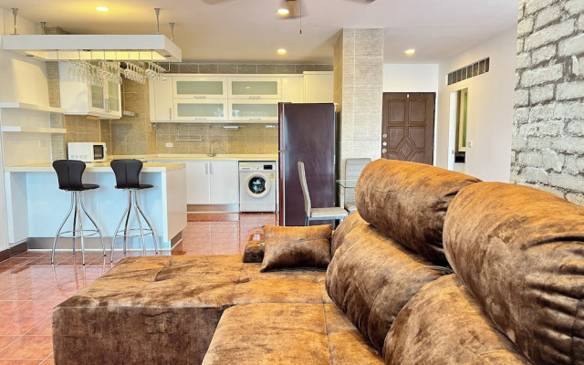 Stylish 1BR Sea-view Condo - 2 Balconies - View Talay 1 Jomtien