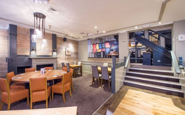 Premier Inn Cardiff West