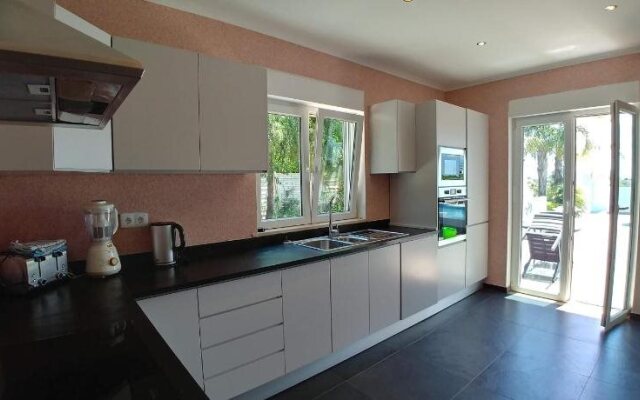 Ah Villas