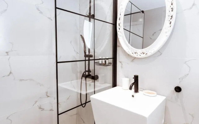 Luxury 3BR Apartment in the Heart of the City