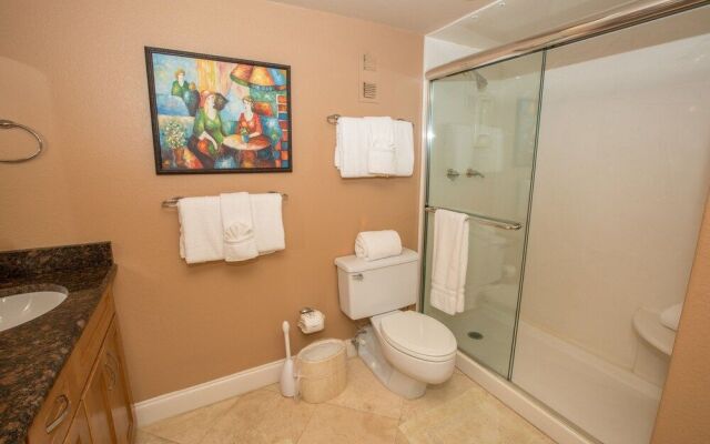 Shoreline Towers 1052 2 Bedroom Condo by RedAwning