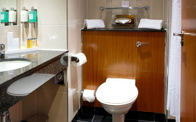 Holiday Inn Bristol Airport by IHG