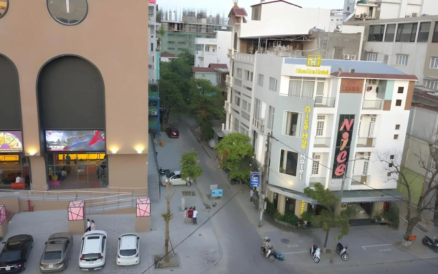 Nice Hue Hotel