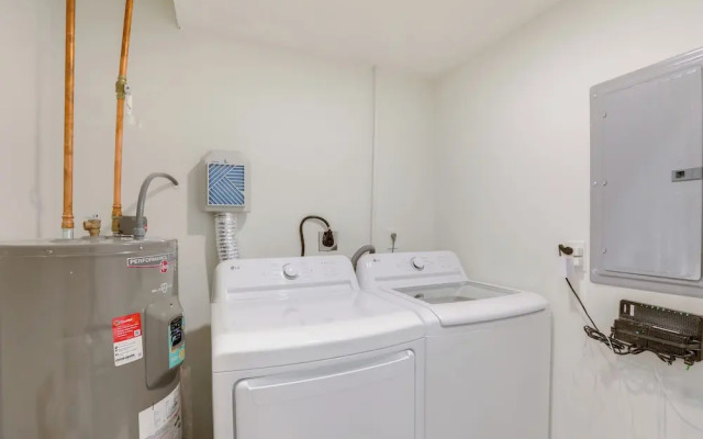 Penthouse Condo w/ Rooftop Deck in Philadelphia!