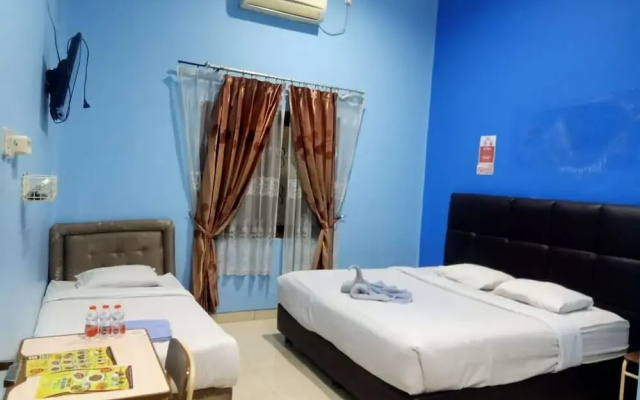 AMALIA Guest House & Cafe