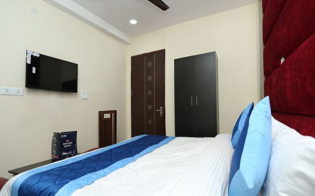 OYO 11952 Hotel Royal India
