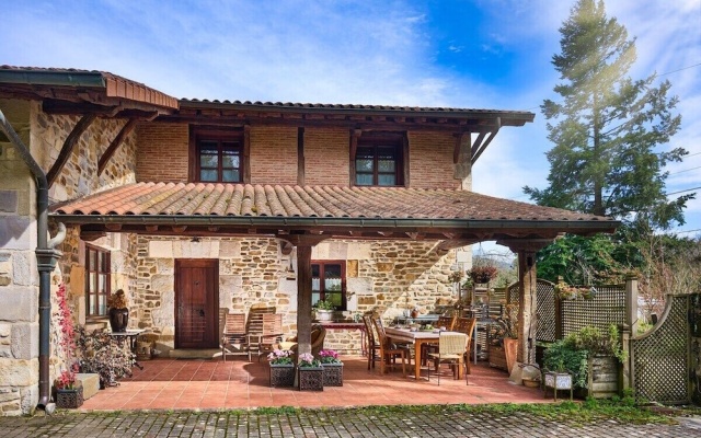 The Basque Experience by Fidalsa