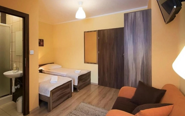 Sloneczny Dworek Guest House