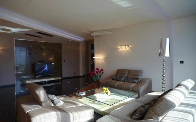 Emirates Apart Residence