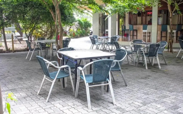 Land Mark Hotel
