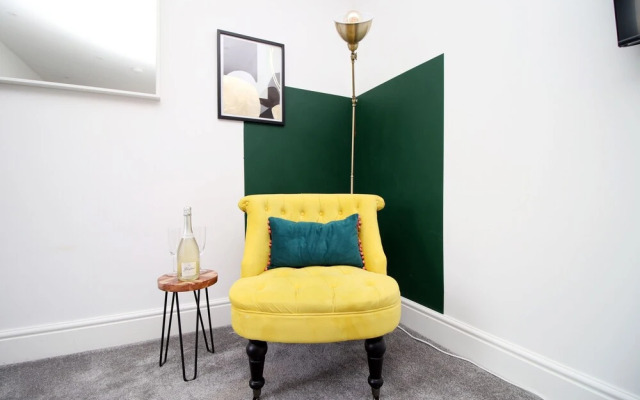 Western Way 2 by Tŷ SA in Newport