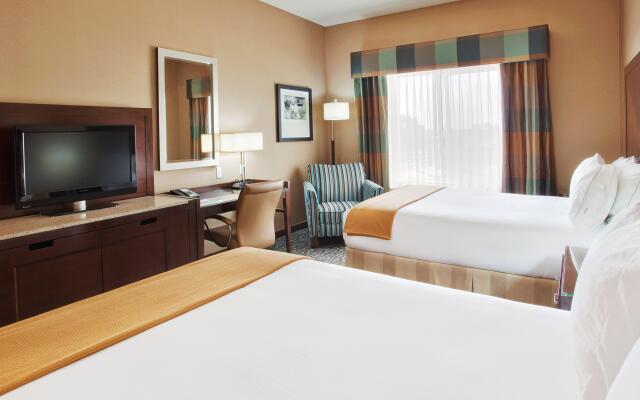 Holiday Inn Express & Suites Salinas by IHG