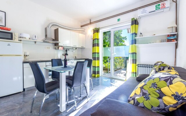 Nice Home in Kastel Stari With Wifi and 1 Bedrooms