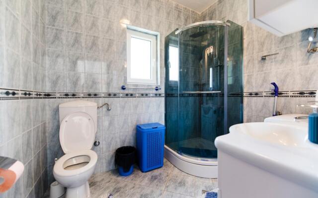 MARISKA - with swimming pool - A1(6+2)