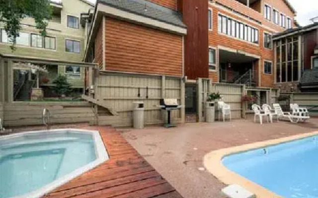 Ski Hill by Pinnacle Lodging