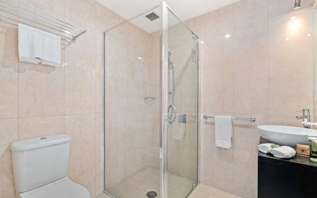6-Bedroom Penthouse Apartment - The Beacon