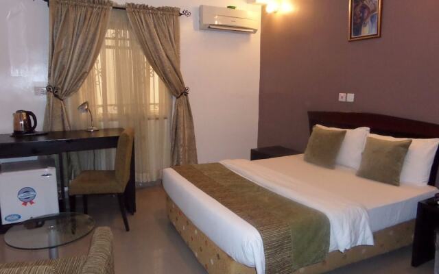 Suru Express Hotel GRA