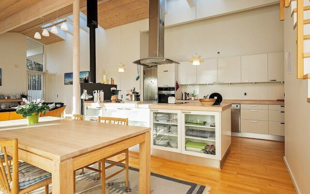 Pretty Holiday Home in Hals With Roofed Terrace